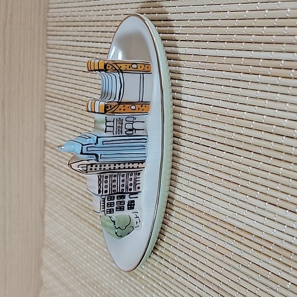 ANTHROPOLOGIE NEW YORK CITY SKYLINE Ceramic Trinket Dish Jewelry Tray